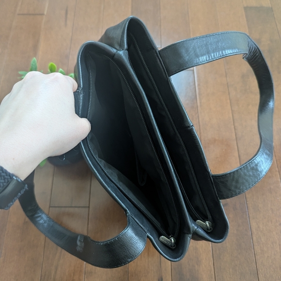 DANIER VINTAGE LEATHER SHOULDER BAG - Picture 2 of 4